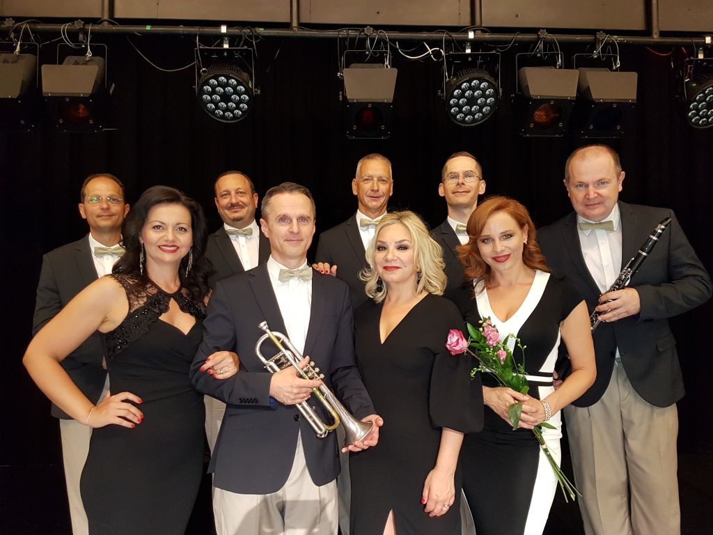 Behumi Dóri, Szűcs Gabi és Ónodi Eszter a Hot Jazz Band-del a Zsidó Művészeti Napokon 2018-ban.