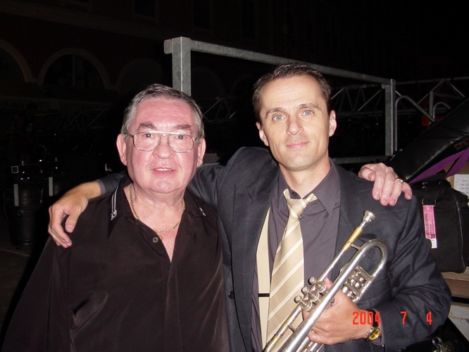 Mosonyi Emil, az 1965-ös Népstadionbéli Louis Armstrong koncert előzenekarának vezetője és Bényei Tamás, Saint Raphael 2004