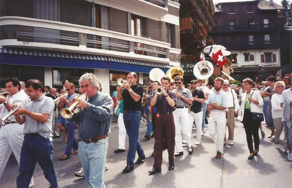 Megéve Jazz Contest, Parádé, középen Michel Bastide (Hot Antic Jazz Band) és Bényei Tamás 1997.